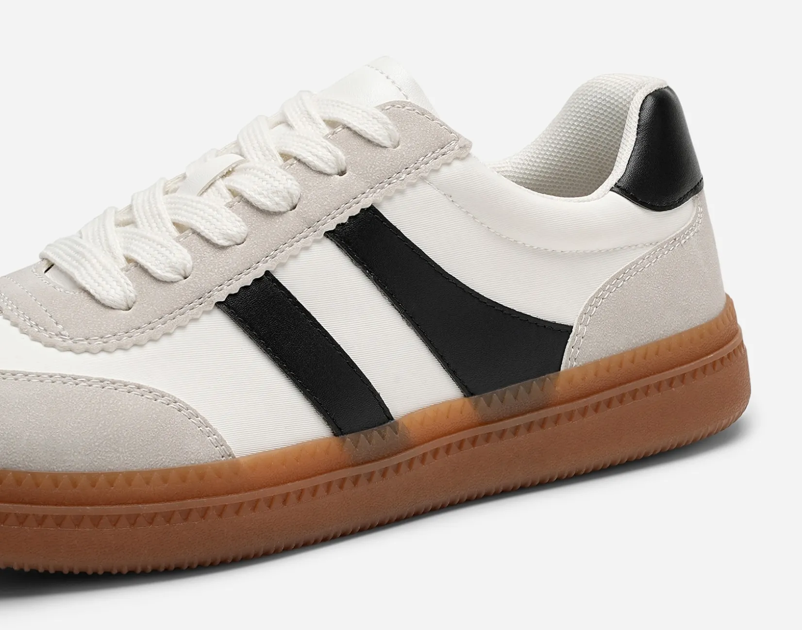XIT Sneakers|Stora Storlekar (Stl. 42-43)<,Sneakers